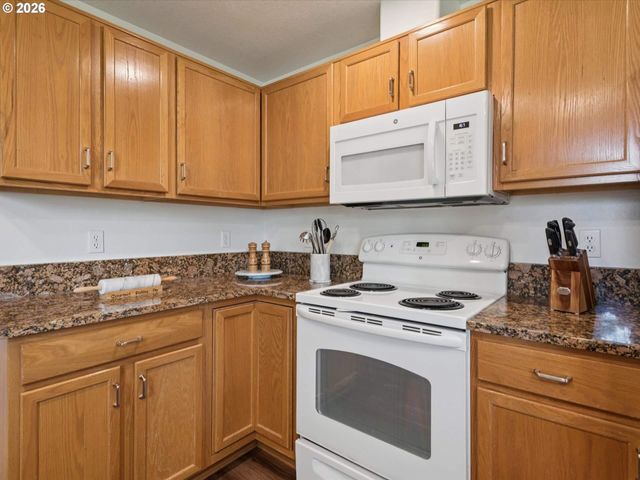 608 Se 18TH Ave, Hillsboro, OR 97123