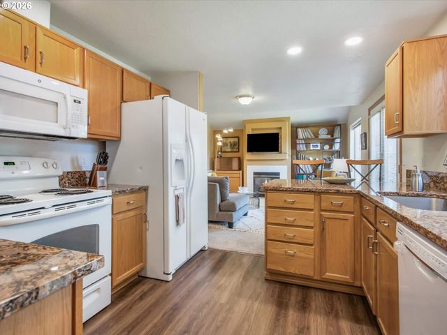 608 Se 18TH Ave, Hillsboro, OR 97123