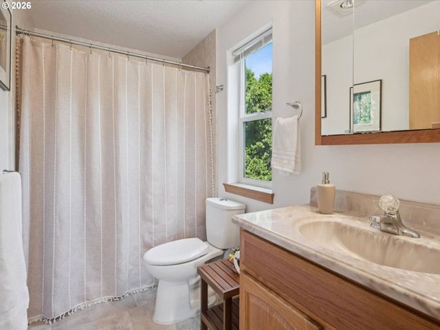 608 Se 18TH Ave, Hillsboro, OR 97123