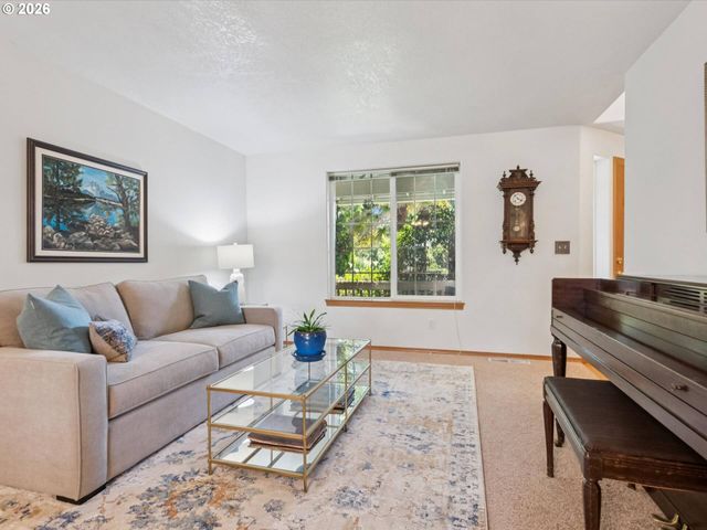 608 Se 18TH Ave, Hillsboro, OR 97123