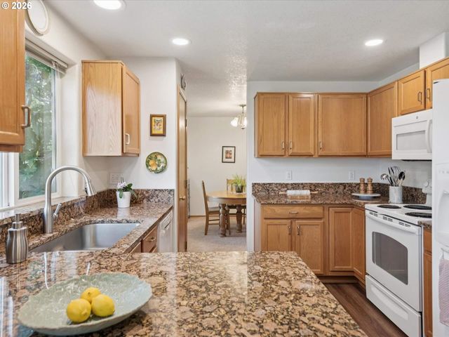 608 Se 18TH Ave, Hillsboro, OR 97123
