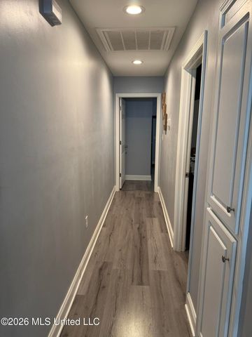 836 Cherry Ridge Drive, Clinton, MS 39056