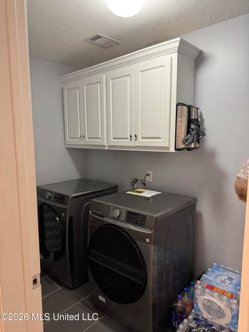 836 Cherry Ridge Drive, Clinton, MS 39056