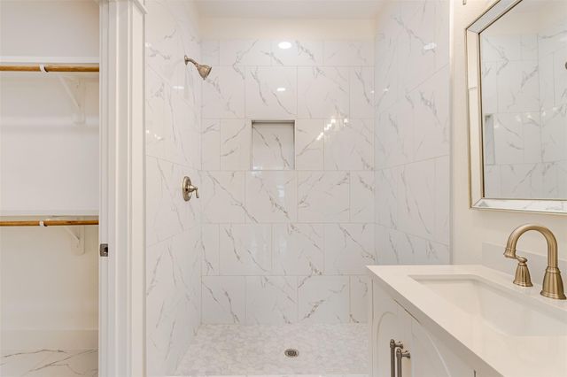 8923 De Priest Street, Houston, TX 77088