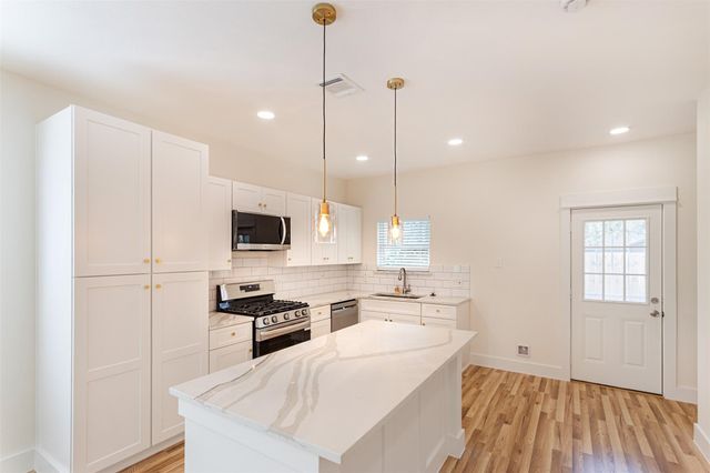 8923 De Priest Street, Houston, TX 77088