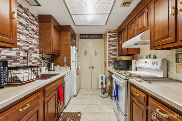 157 Pelham Lane D, Monroe, NJ 08831