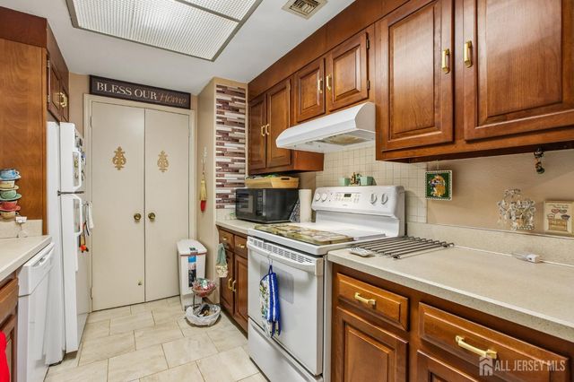 157 Pelham Lane D, Monroe, NJ 08831