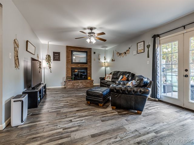 758 N Moccasin Place, Sapulpa, OK 74066