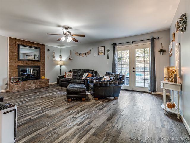 758 N Moccasin Place, Sapulpa, OK 74066