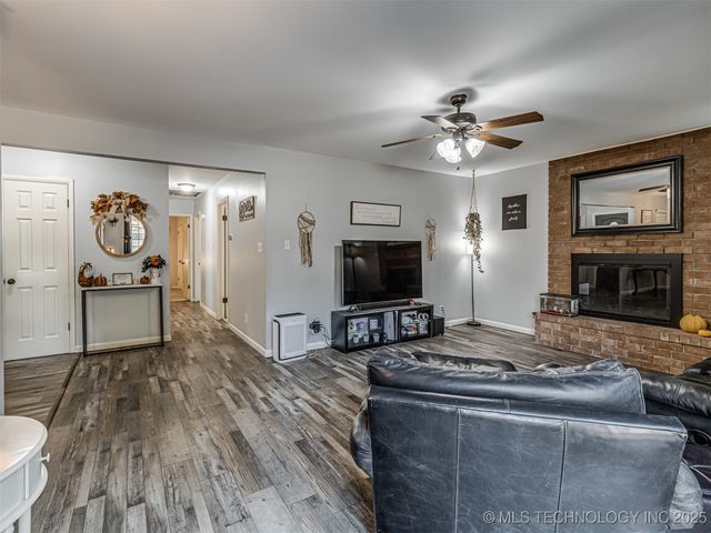 758 N Moccasin Place, Sapulpa, OK 74066