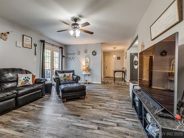 758 N Moccasin Place, Sapulpa, OK 74066