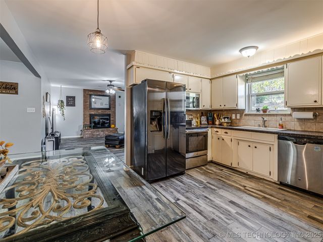 758 N Moccasin Place, Sapulpa, OK 74066