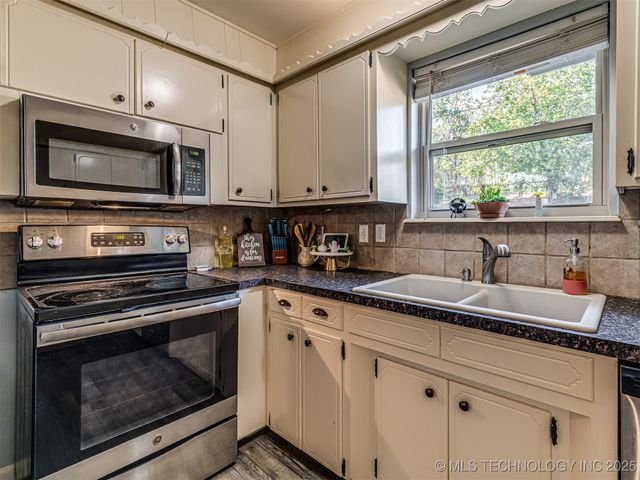 758 N Moccasin Place, Sapulpa, OK 74066