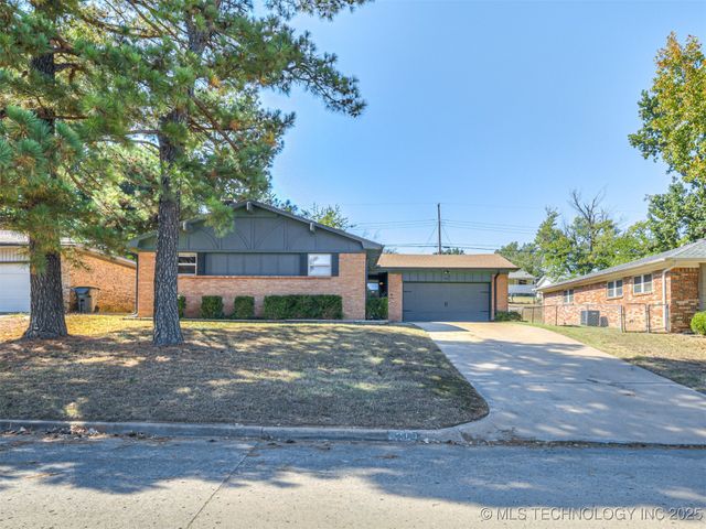 758 N Moccasin Place, Sapulpa, OK 74066