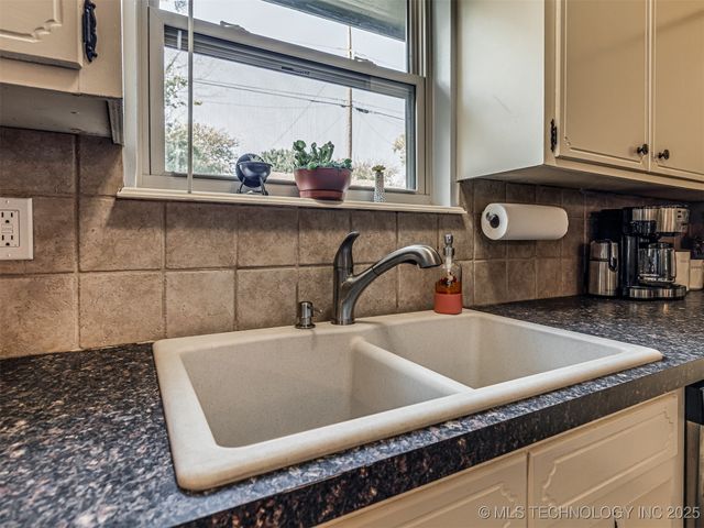 758 N Moccasin Place, Sapulpa, OK 74066