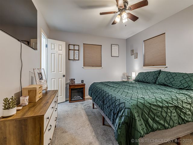 758 N Moccasin Place, Sapulpa, OK 74066