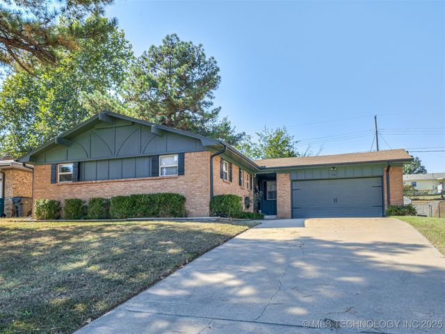 758 N Moccasin Place, Sapulpa, OK 74066