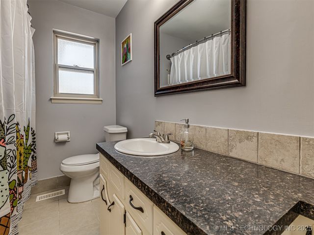 758 N Moccasin Place, Sapulpa, OK 74066