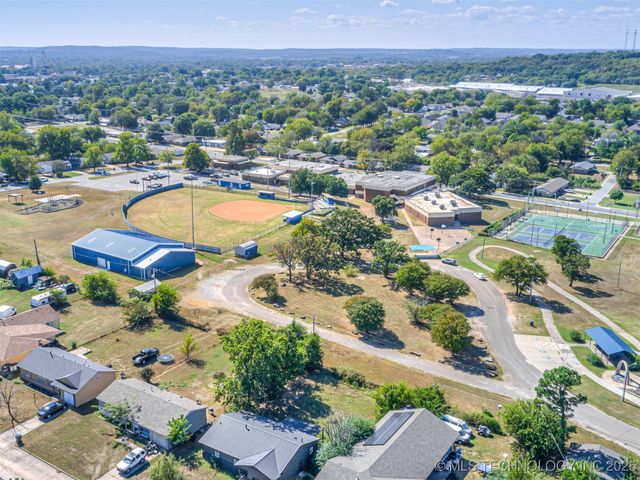 758 N Moccasin Place, Sapulpa, OK 74066