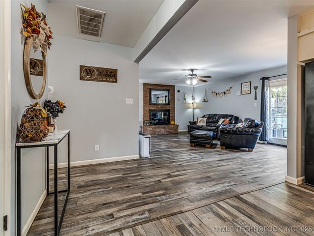 758 N Moccasin Place, Sapulpa, OK 74066