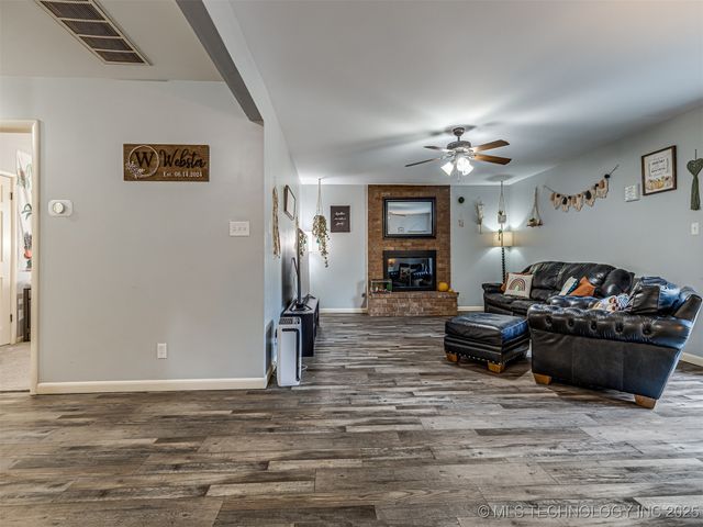 758 N Moccasin Place, Sapulpa, OK 74066