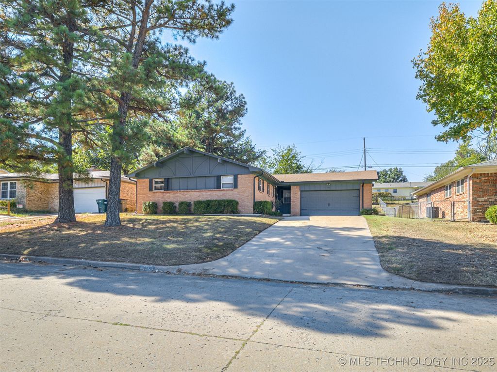 758 N Moccasin Place, Sapulpa, OK 74066