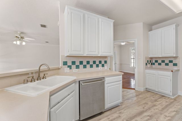 8109 Island Park Court, Fort Worth, TX 76137