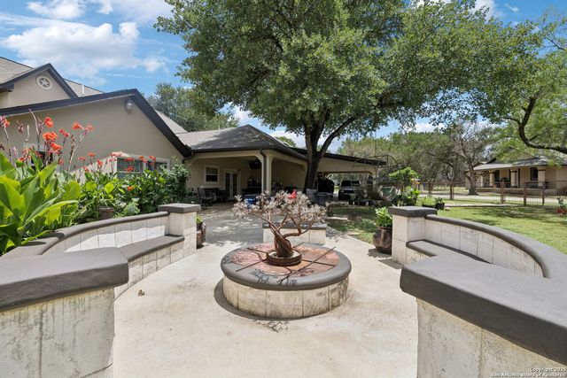 450 Georg Oaks, Bulverde, TX 78163