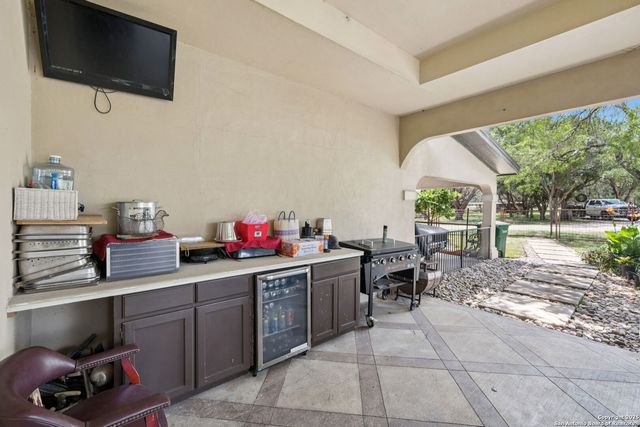 450 Georg Oaks, Bulverde, TX 78163
