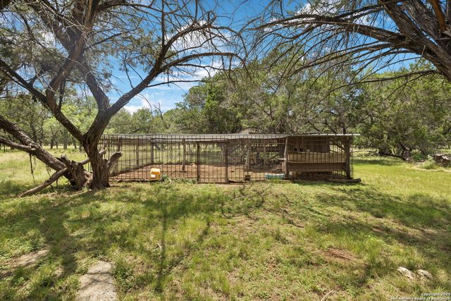450 Georg Oaks, Bulverde, TX 78163