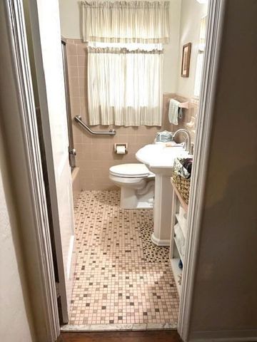 44 SW 5th Street, Dania Beach, FL 33004