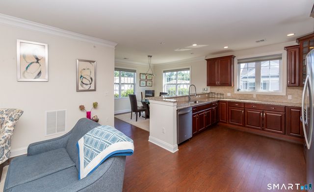232 Brookside Court 232, Newtown, CT 06470