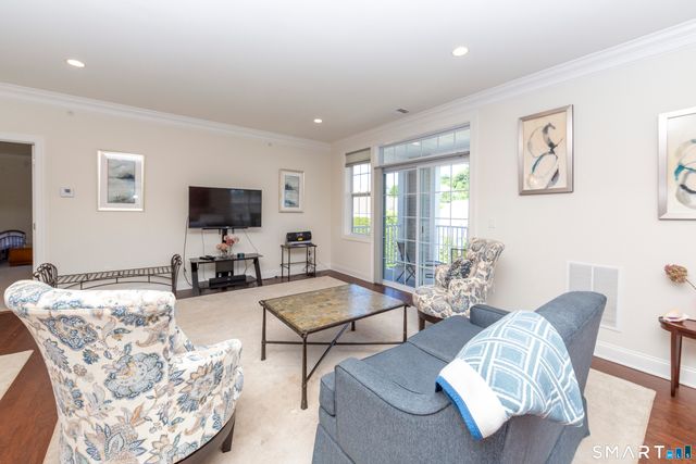 232 Brookside Court 232, Newtown, CT 06470