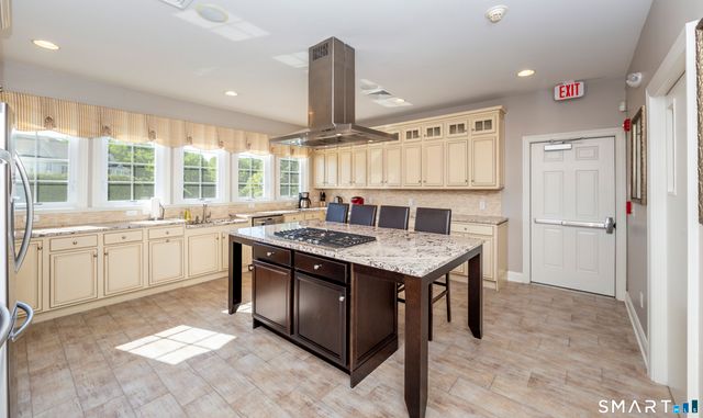 232 Brookside Court 232, Newtown, CT 06470