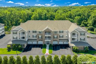 232 Brookside Court 232, Newtown, CT 06470