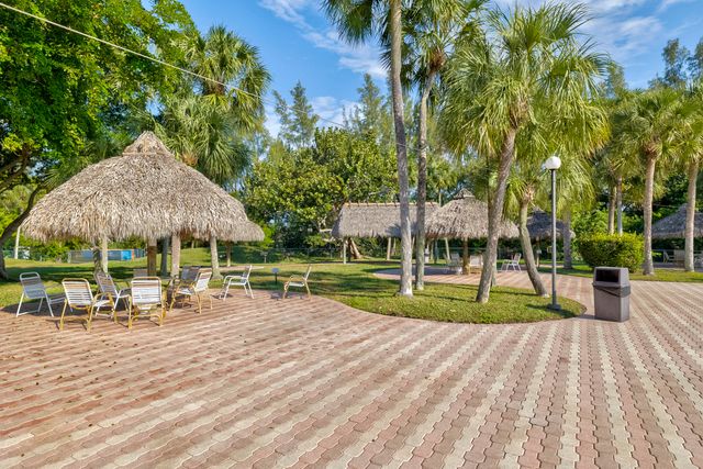 3160 Holiday Springs Boulevard 7-112, Margate, FL 33063