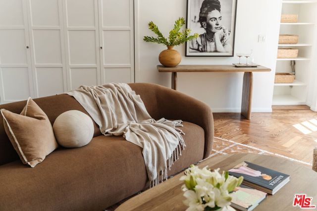 222 W Hillsdale Street, Inglewood, CA 90302