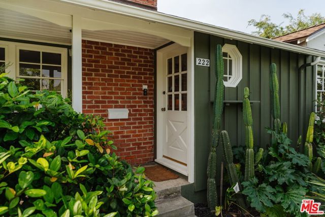 222 W Hillsdale Street, Inglewood, CA 90302