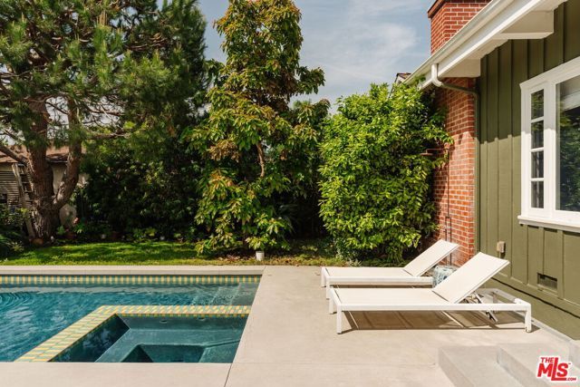 222 W Hillsdale Street, Inglewood, CA 90302