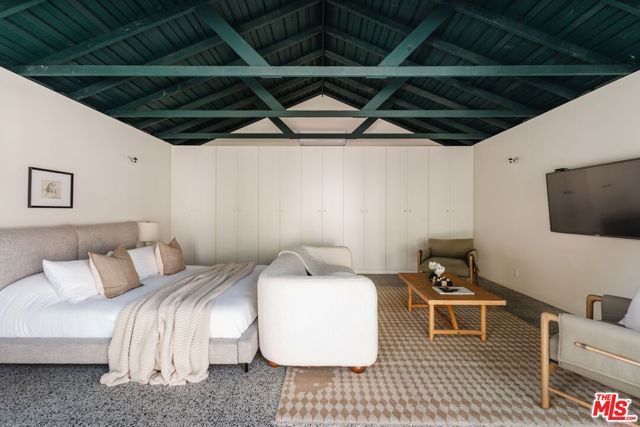 222 W Hillsdale Street, Inglewood, CA 90302