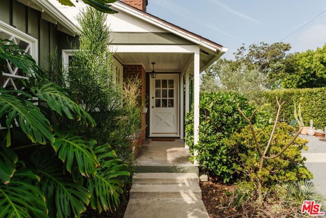 222 W Hillsdale Street, Inglewood, CA 90302