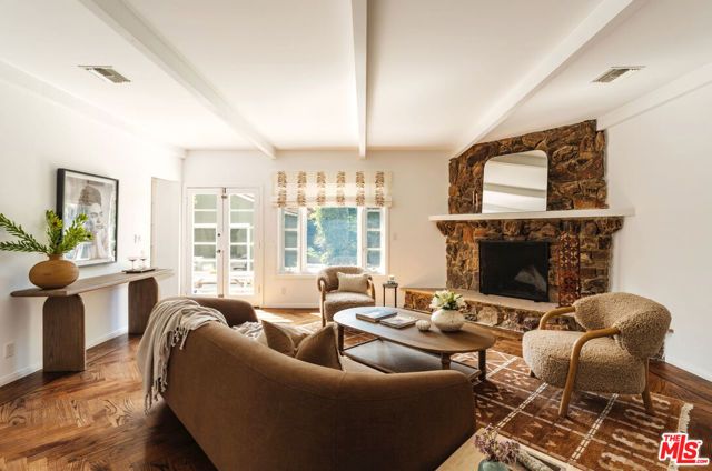 222 W Hillsdale Street, Inglewood, CA 90302