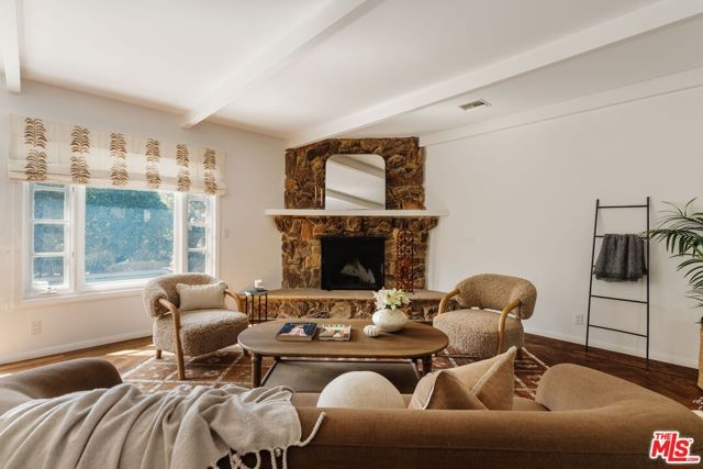 222 W Hillsdale Street, Inglewood, CA 90302