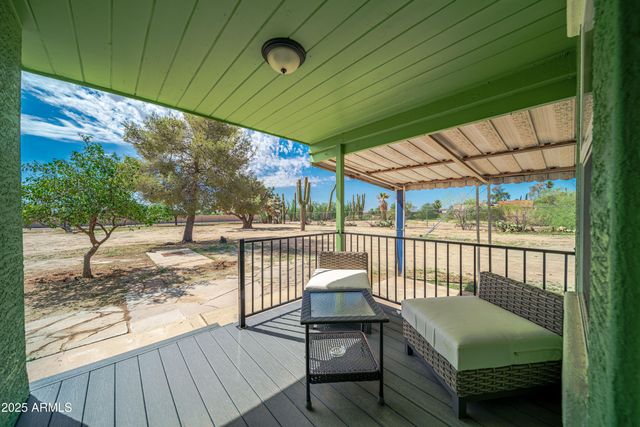 22810 W ROADRUNNER Lane, Congress, AZ 85332
