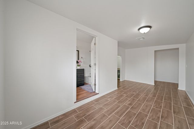 22810 W ROADRUNNER Lane, Congress, AZ 85332