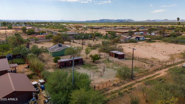 22810 W ROADRUNNER Lane, Congress, AZ 85332