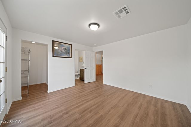 22810 W ROADRUNNER Lane, Congress, AZ 85332