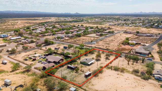 22810 W ROADRUNNER Lane, Congress, AZ 85332