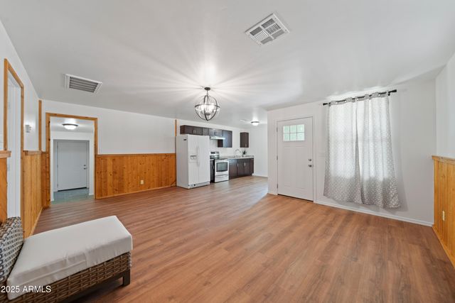 22810 W ROADRUNNER Lane, Congress, AZ 85332