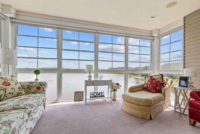 1355 PRAIRIE LAKE CIRCLE, Neenah, WI 54956
